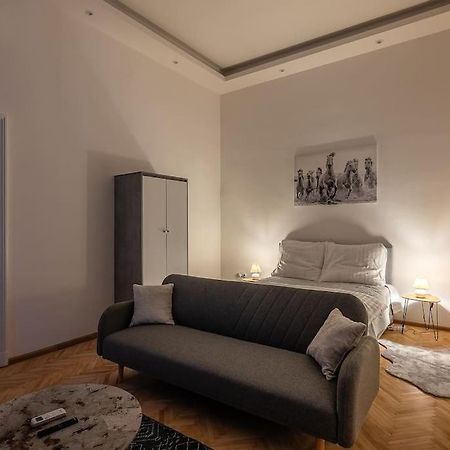 Dizsu'S Place Budapest Exteriör bild