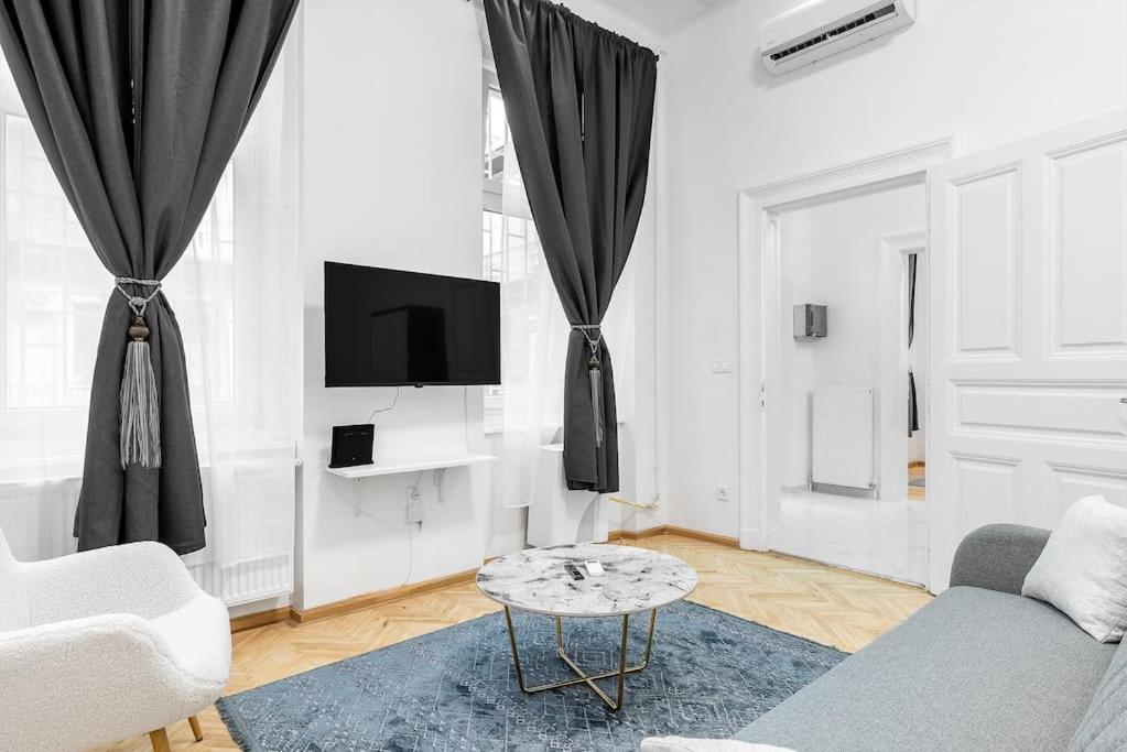 Dizsu'S Place Budapest Exteriör bild